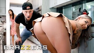 BRAZZERS - Sexy Chef Hayley Davies Should Be Focused On Work But She Prefers To Focus On Zac's Cock