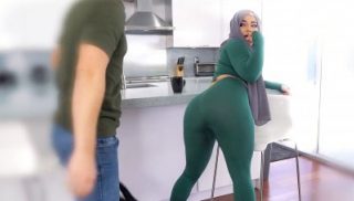 [Julz Gotti] Does Uncle Like How This Ass Grew?