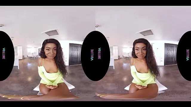 VRALLURE Amari Likes To Play Games&excl;