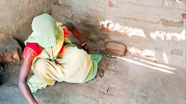 desi sexy shari me big dick hard anal fuck real Village wife sexy dress full anal sex Hindi webseries