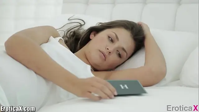 EroticaX COUPLE's PORN&colon; The Heart Grows Fonder