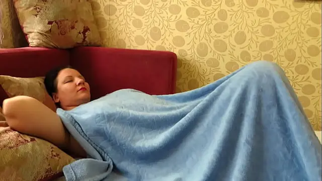 Morning masturbation&period; A plump MILF with big tits starts the day with an orgasm&period; Amateur with anal&period;