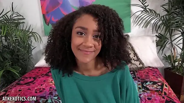 Bubbly Ariana Aimes squirts milk from her tits