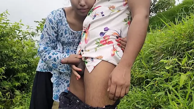 Desi Bhabhi Fucked Outside In The Farm