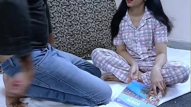 Mosi ki ladki ko nanga kr ke choda hindi family sex
