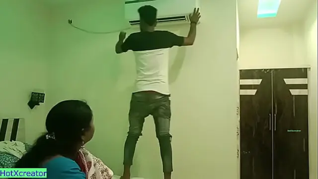 Indian cheating wife XXX hot sex with ac technician&excl; Bhabhi sex
