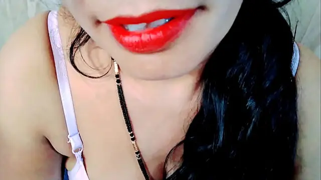 On the birthday of sister-in-law&comma; sister-in-law said that I suck the land in the gift Hindi film