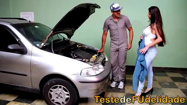 Mistress paid her mechanic with good sex