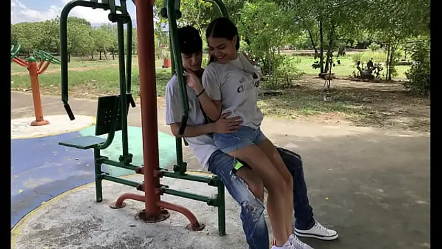 DAY 1 - STEPBROTHER INVITES HIS STEPSISTER TO BED AFTER EXERCISING IN THE OUTDOOR PARK - Surprise creampie for STEPSISTER&excl; - FUCKED FAMILY