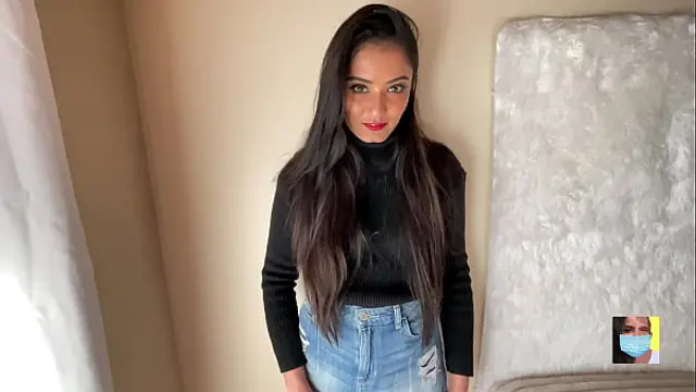 Is she a pantyhose TEASER&quest;