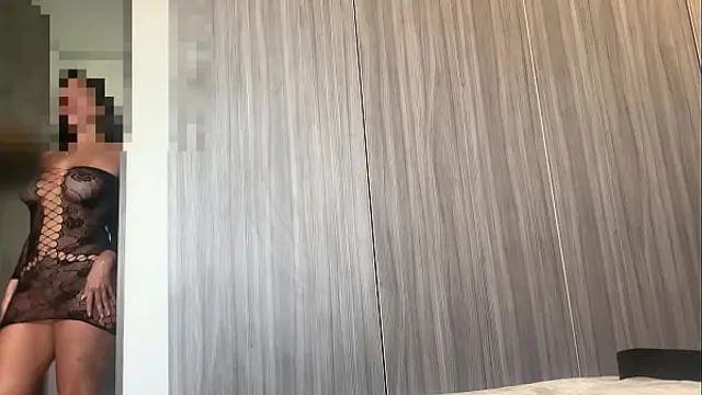 MY STEPMOM WEARS LITTLE SHORTS WITH HER HUGE HOT ASS &lpar;BIG ASS&comma; LATINA&comma; BIG TITS&rpar;