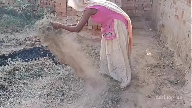 Thinking me to be sister-in-law&comma; brother fucked me and said that he will penetrate me only a little but gave me the full desi Indian audio sex in clear voice&period;