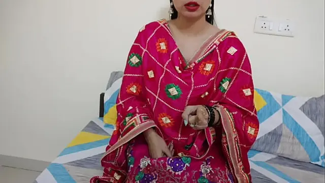 xxx Indian Desi step-mom ne sex ki lat laga di full hindi video xxx big boobs Saarabhabhi6 clear Hindi audio horny sexy
