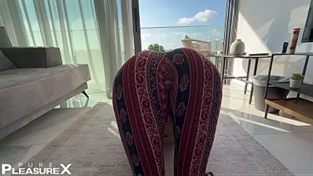 Latina Twerk on Dick &ndash; Thong Whale Tail Heat