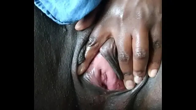 Black horny cunt squirting and leaking