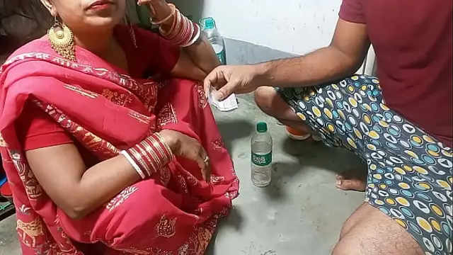 Painful Choda by slamming Roshni Bhabhi in the kitchen&excl; porn in hindi