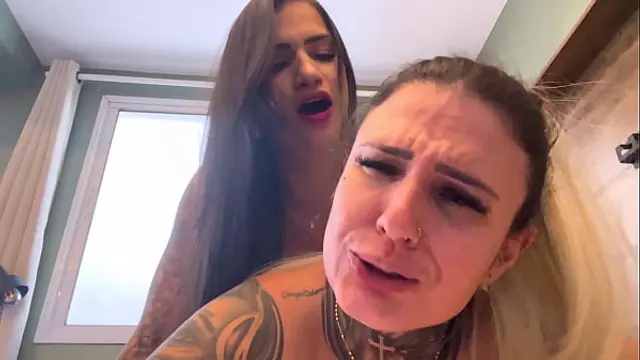 Wow&comma; that hot fuck with the warmth of the very hot pussy&excl; Pussy with pussy sucking a very wet ass ready to cum a lot in this orgy with the throbbing cock