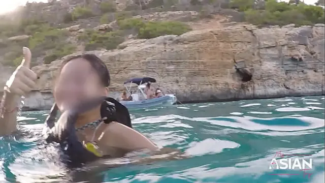 REAL Outdoor public sex&comma; showing pussy and underwater creampie