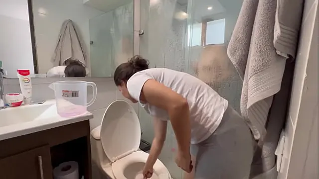 A hot bath with the cleaning lady of my house