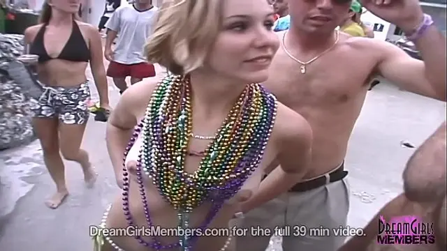 Sexy Florida Bartenders Party &amp; Flash In Skimpy Bikinis