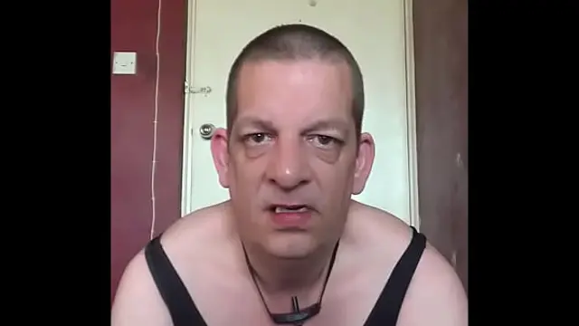 bisexual crossdressing gay mark wright has this message for the hater don&comma;t hate my videos love them as i swollow your piss instead of mine