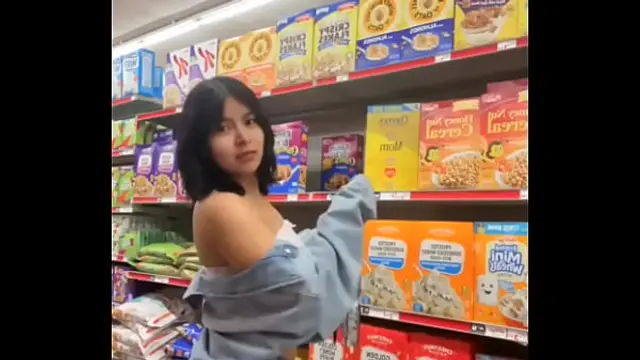 Camila showing off her nice ass in leggings