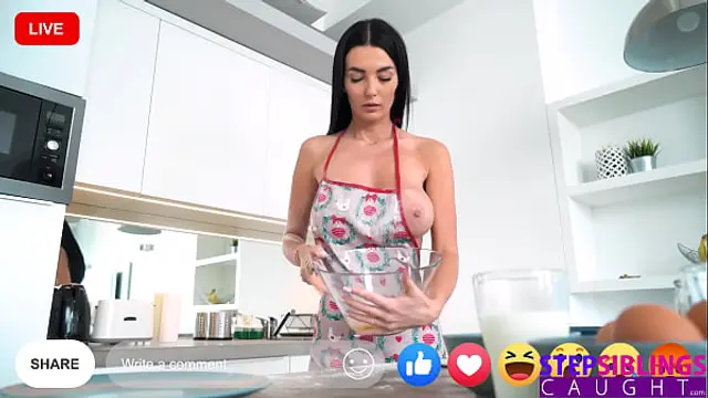 Naughty Simon Kitty Loves 2 Things&colon; Blueberry Muffins &amp; Her Stepbrothers Morning Wood -S26&colon;E8
