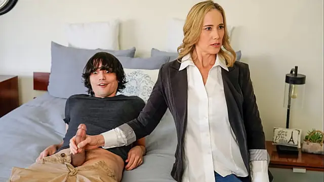 Making an Erotic Deal with My Friend's Stepmom to Leave Her Stepson Alone