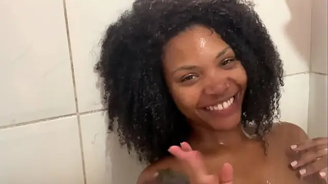 Kiara Hot's sensual bath