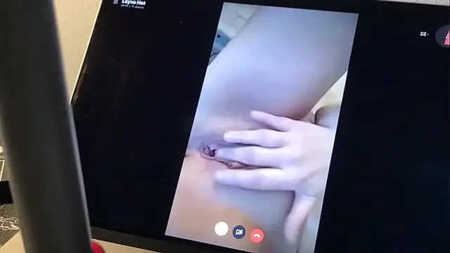 Busty mature doing cybersex with a fan during the pandemic quarantine with Leyva Hot ctdx