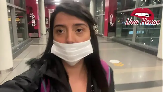 Exhibitionism - I'm a very naughty bitch so I take advantage of the fact that I'm going on a plane to masturbate until I squirt