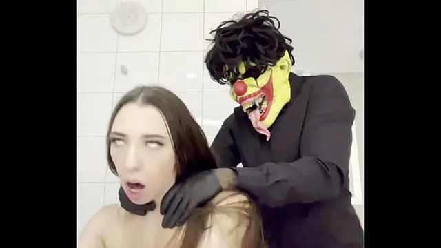 Every Legend Faces Dark Times &colon; Gibby Chapter 5 "The Clowneth Hour"