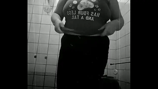 Sexy chubby showing off her body