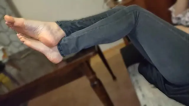 Real Sex Tape&colon; I let his small Cock Rub Against my dirty smelly feet