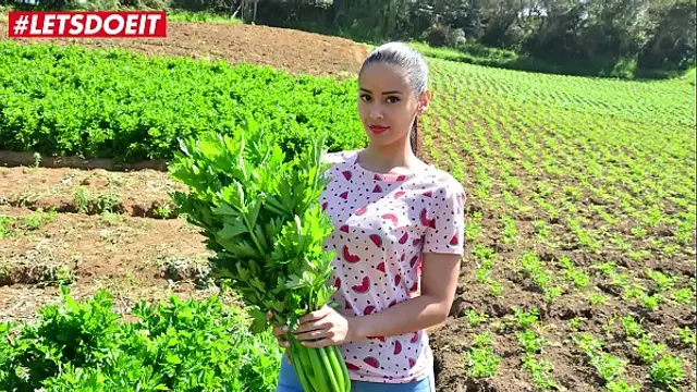 MAMACITAZ - Nasty Latina Knows How To Twerk That Butt - Andreina De Luxe