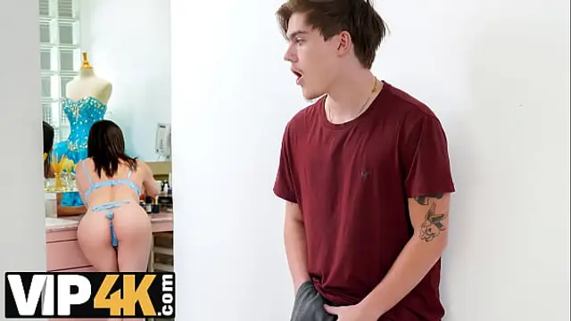 MATURE4K&period; Preparing for Cumstume Party