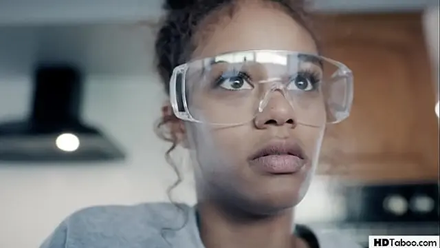 Coronavirus can't prevent wife to have sex &lpar;with delivery boy&rpar; - Jake Adams and Scarlit Scandal