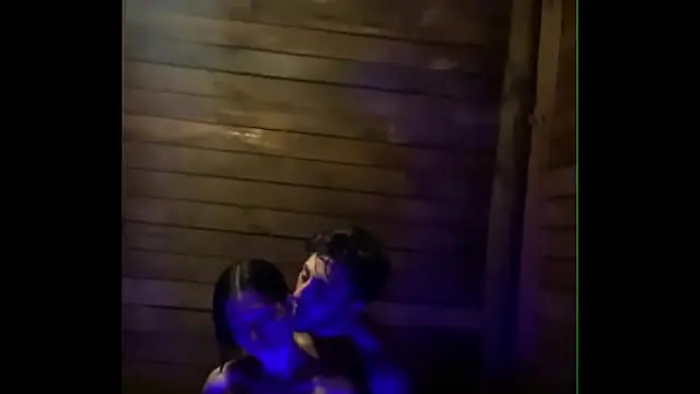 Kisses and sex in the Chilean Latin water
