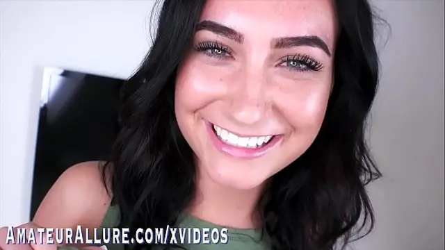 SIDNEY ALEXIS &amp; SCARLETT MAE SUCK COCK