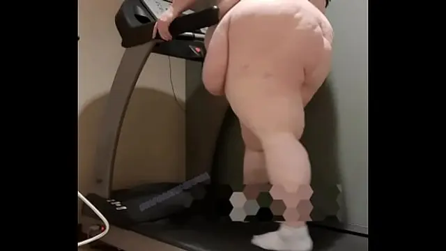SSBBW EVAPORATEDMILKER HUGE BELLY &amp; ASS ON TREADMILL