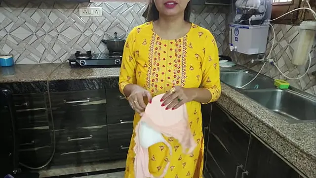 Desi bhabhi was washing dishes in kitchen then her brother in law came and said bhabhi aapka chut chahiye kya dogi hindi audio