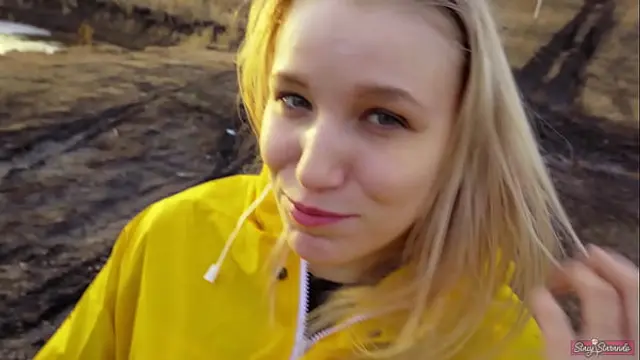 I met ex-girlfriend&comma; teen slut&comma; she offered to do a blowjob on the street&period;