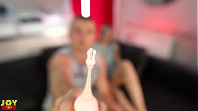 Practical Review of a Clitoral Vibrator - When Size Matters