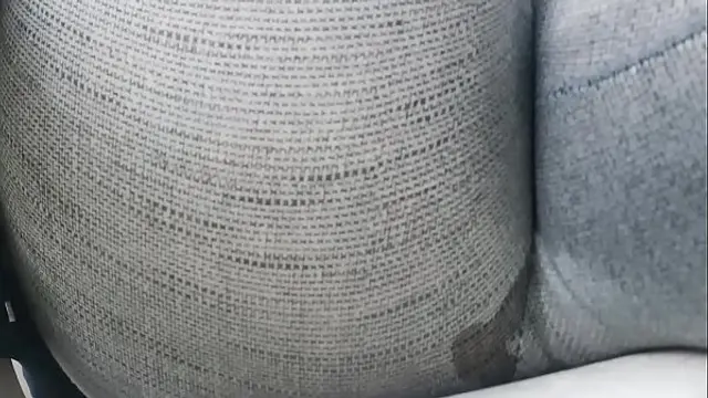 I show my tits in a public garden and then piss in my tight pants