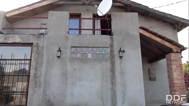 Wife gives contractor a Blowjob while Husband is at work