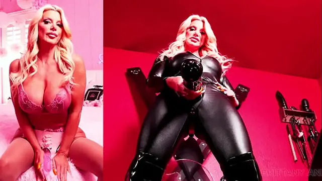 Stunning Kinky Blonde Brittany Andrews Enjoys To Poke Her Wet Pussy&excl;
