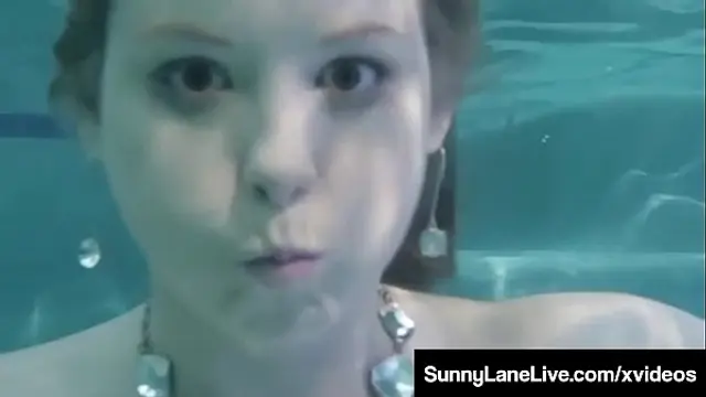 Scuba Sucking Sunny Lane Blows A Dick Underwater&excl;