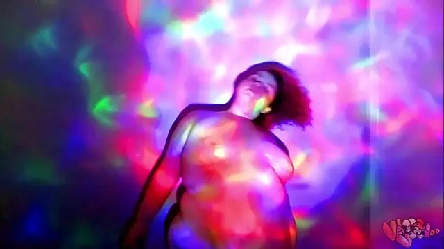 BBW GODDESS WORSHIP dance and oil