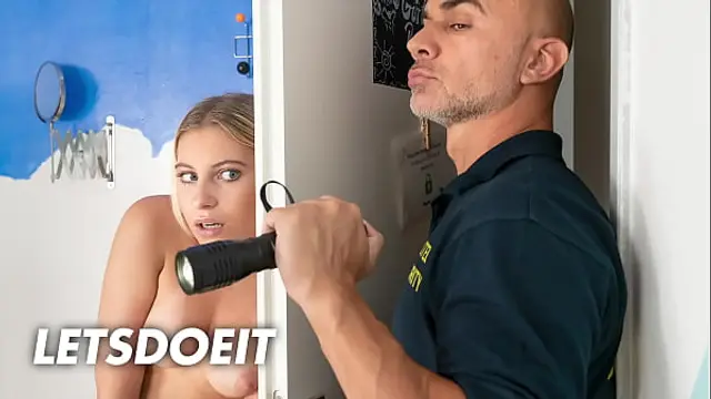 Perfect Slutty Traveler &lpar;Lilly Bella&rpar; Fucking Abroad With Big Dick Security Guy &lpar;Christian Clay&rpar; - HORNY HOSTEL