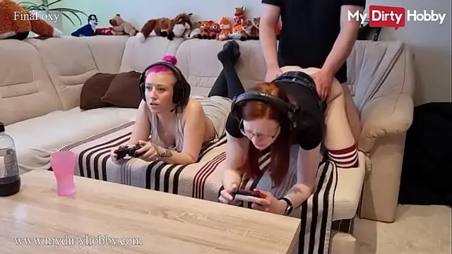 Redhead Cuttie &lpar;FinaFoxy&rpar; Loves When Her Stepbrother Gets To Fuck Her In Front Of Her Friend - My Dirty Hobby